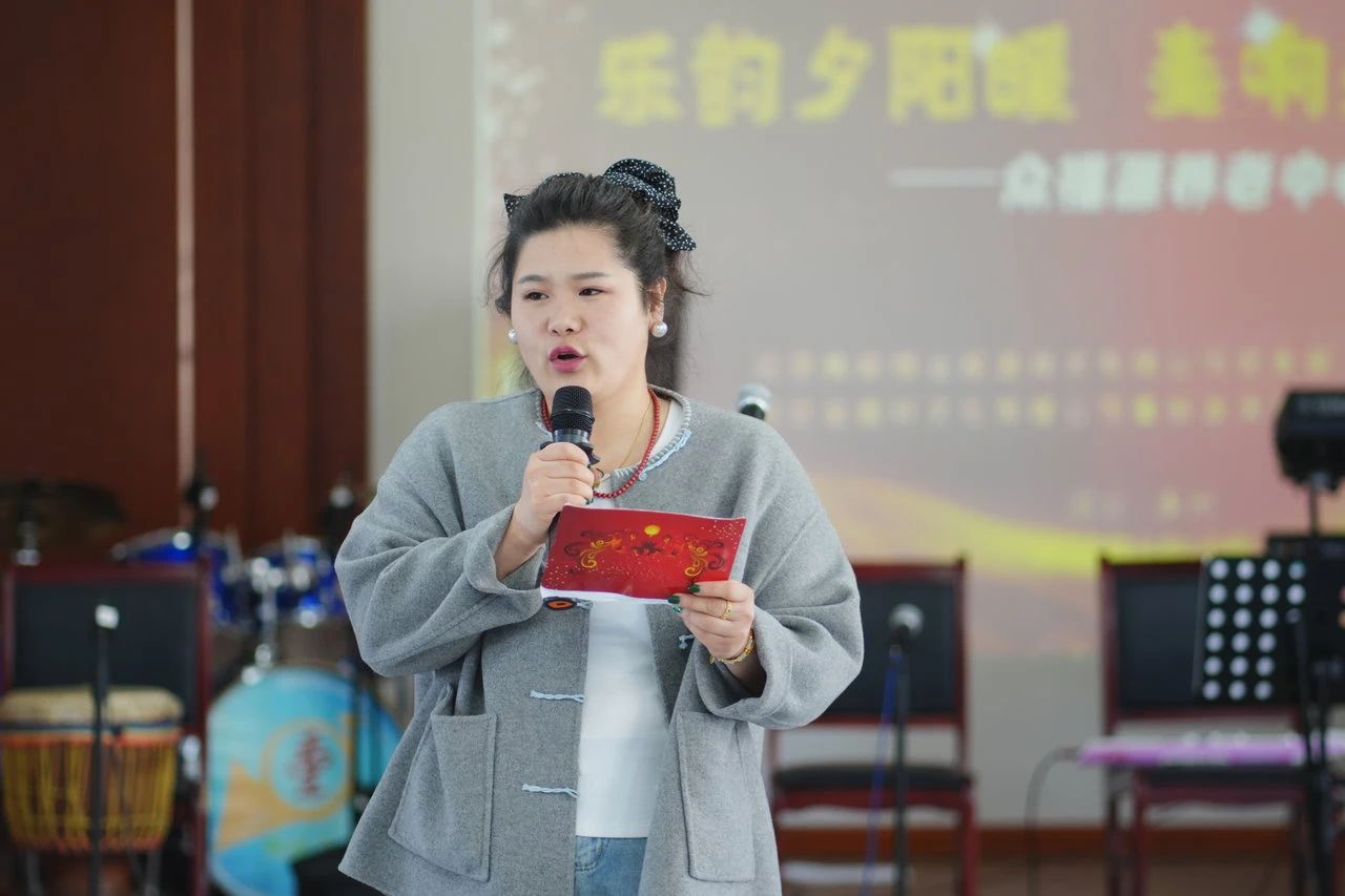 乐韵夕阳暖・奏响桑榆情(图2) 92158f0d3b3bc494028b9669549837f8.jpg