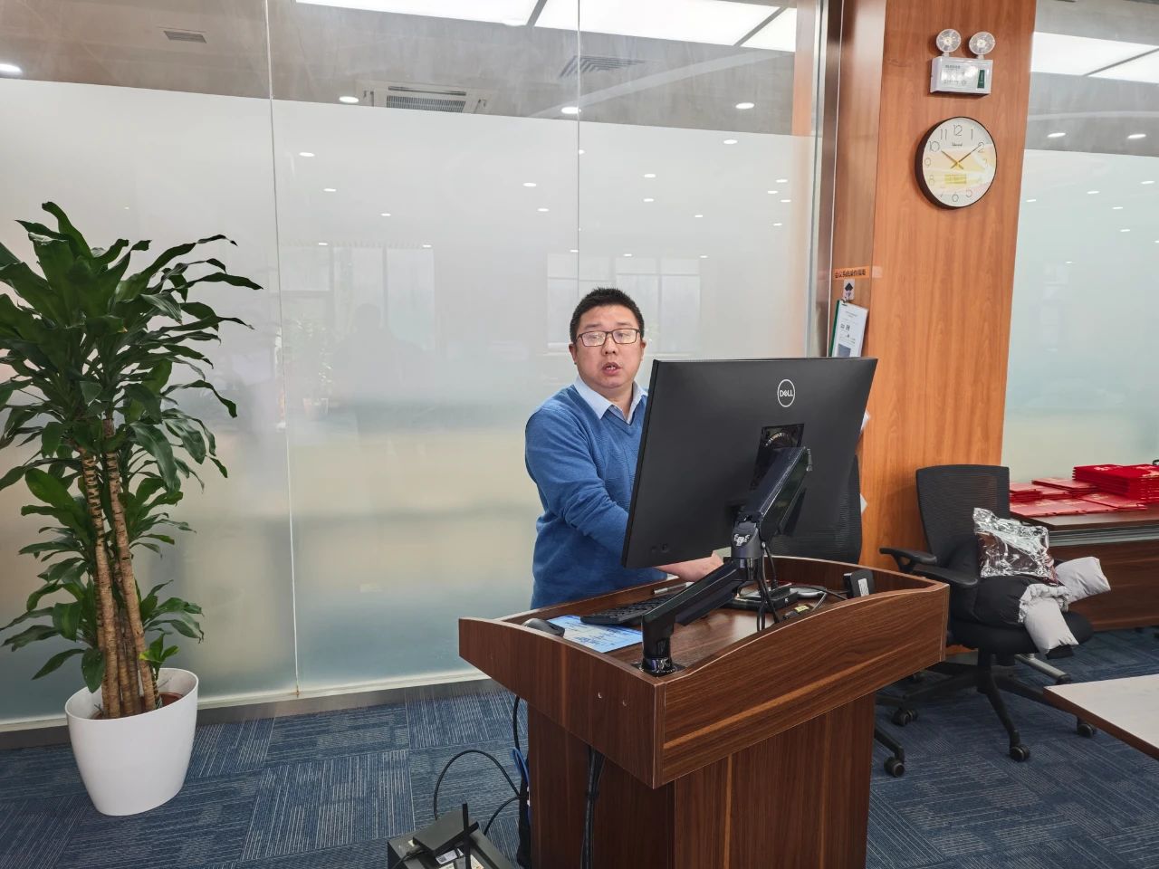 聚势破局求生存·奋楫笃行赴新程(图13) 聚势破局求生存·奋楫笃行赴新程(图13)